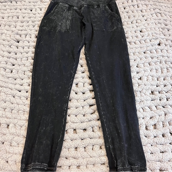 Woman's Black Retro Joggers Size Small - Picture 1 of 5